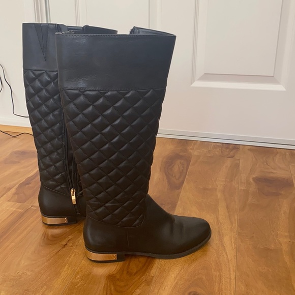 VINCE CAMUTO Foxey 2 Leather Black Knee High Boot Size 8 - Picture 2 of 7